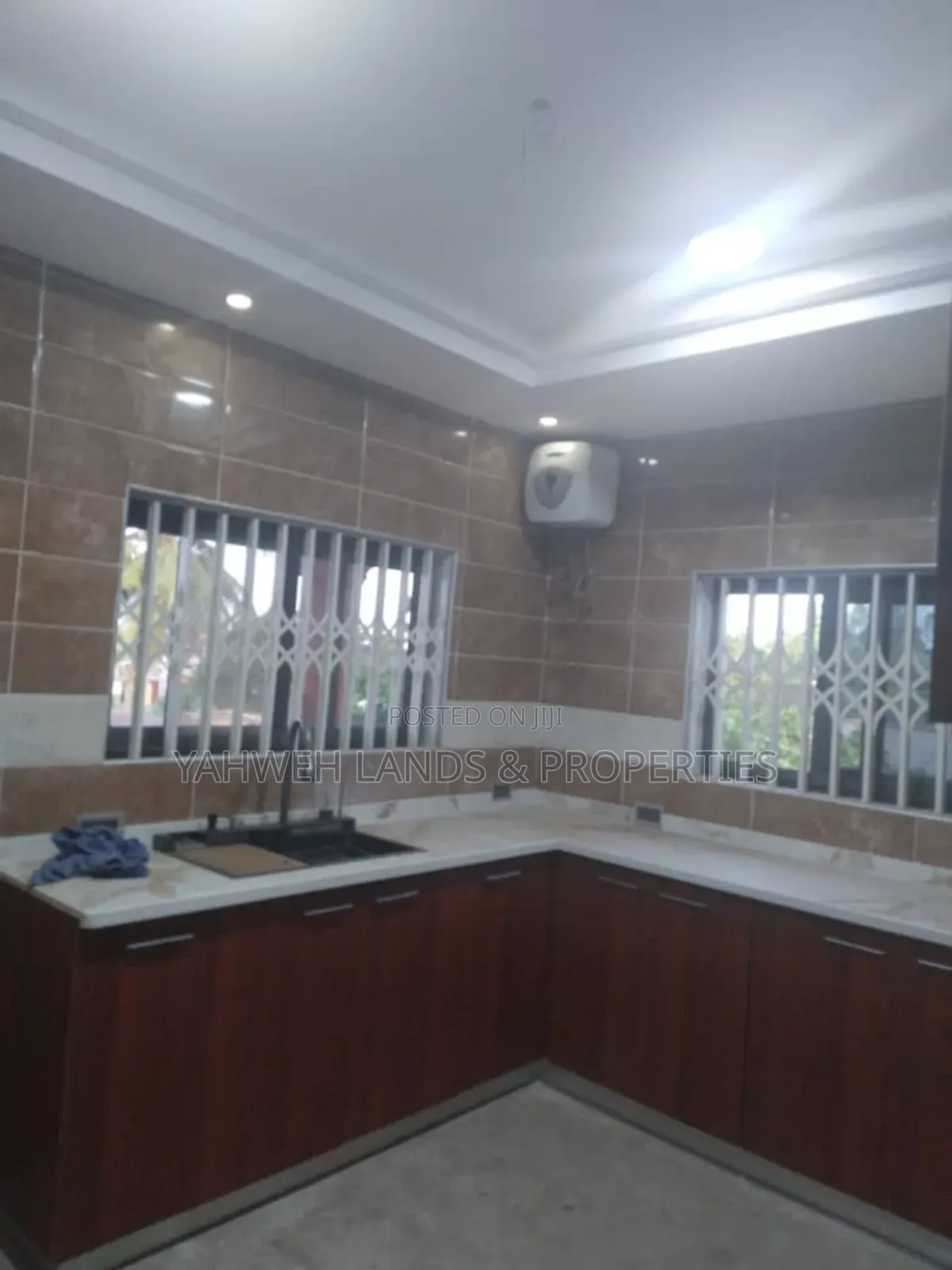 3bdrm Apartment in Teshie for rent
