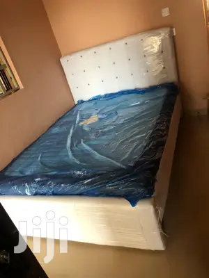 White Double Bed With Matres🖤🖤❤🖤❤