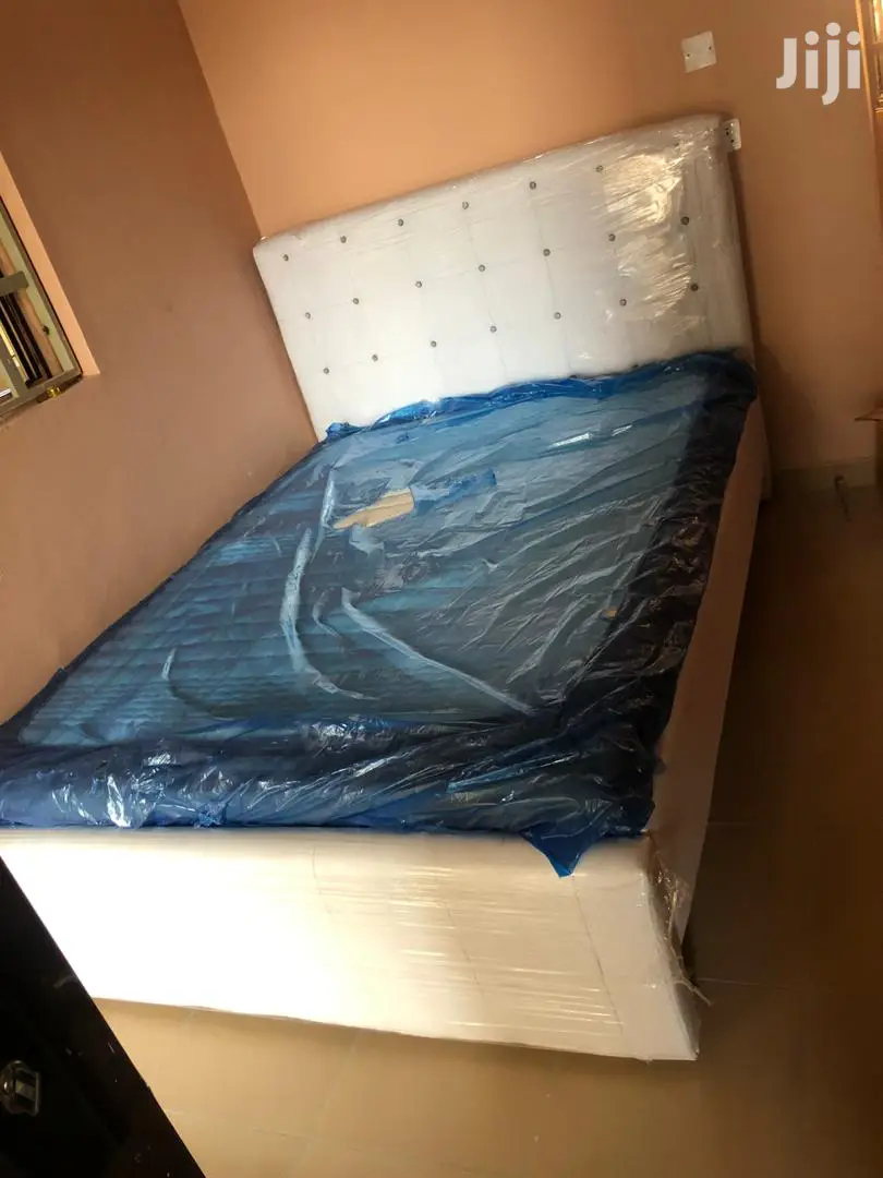 White Double Bed With Matres🖤🖤❤🖤❤