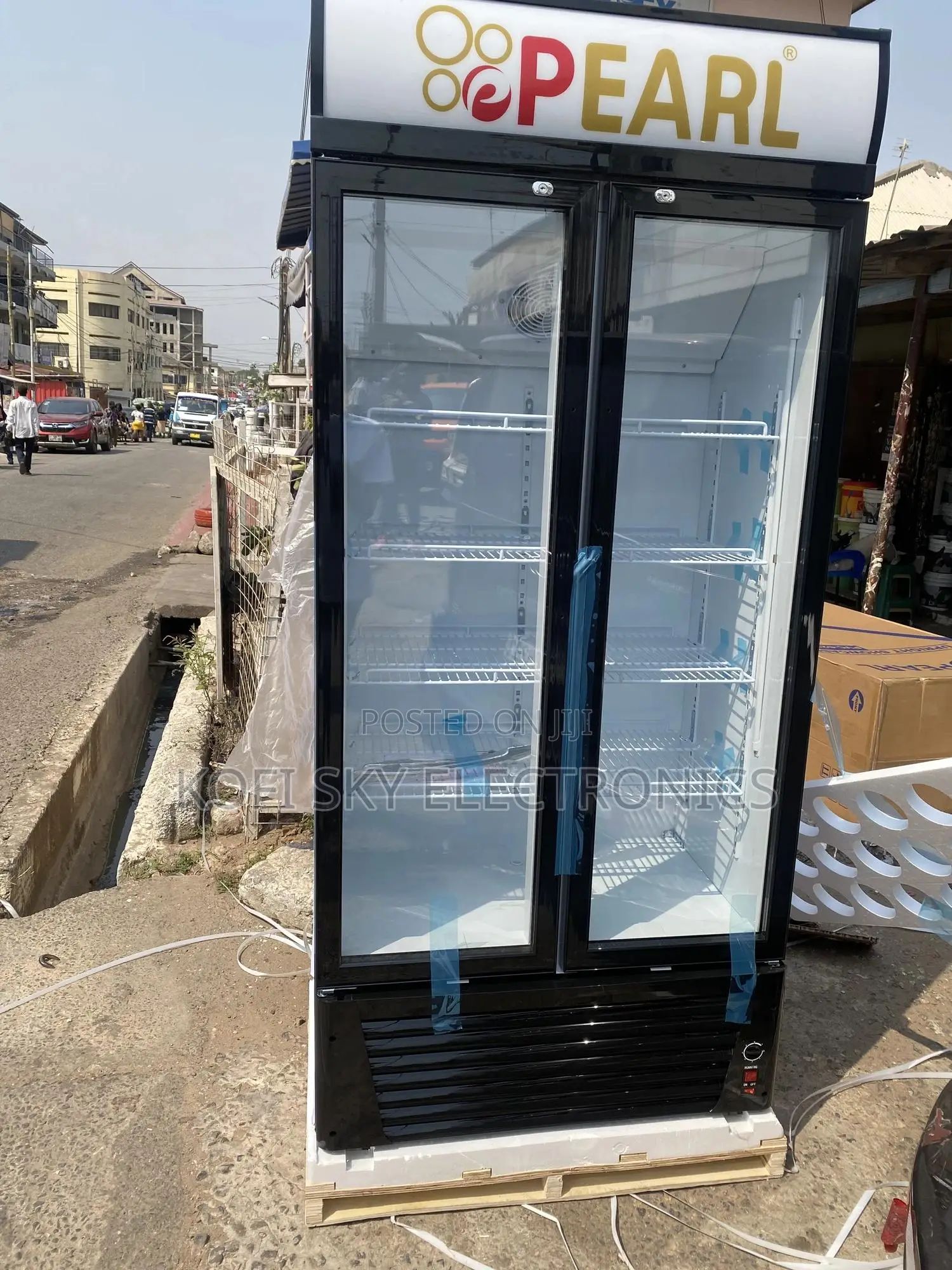 Pearl Doubledoor PVC-622-2b Display Fridge