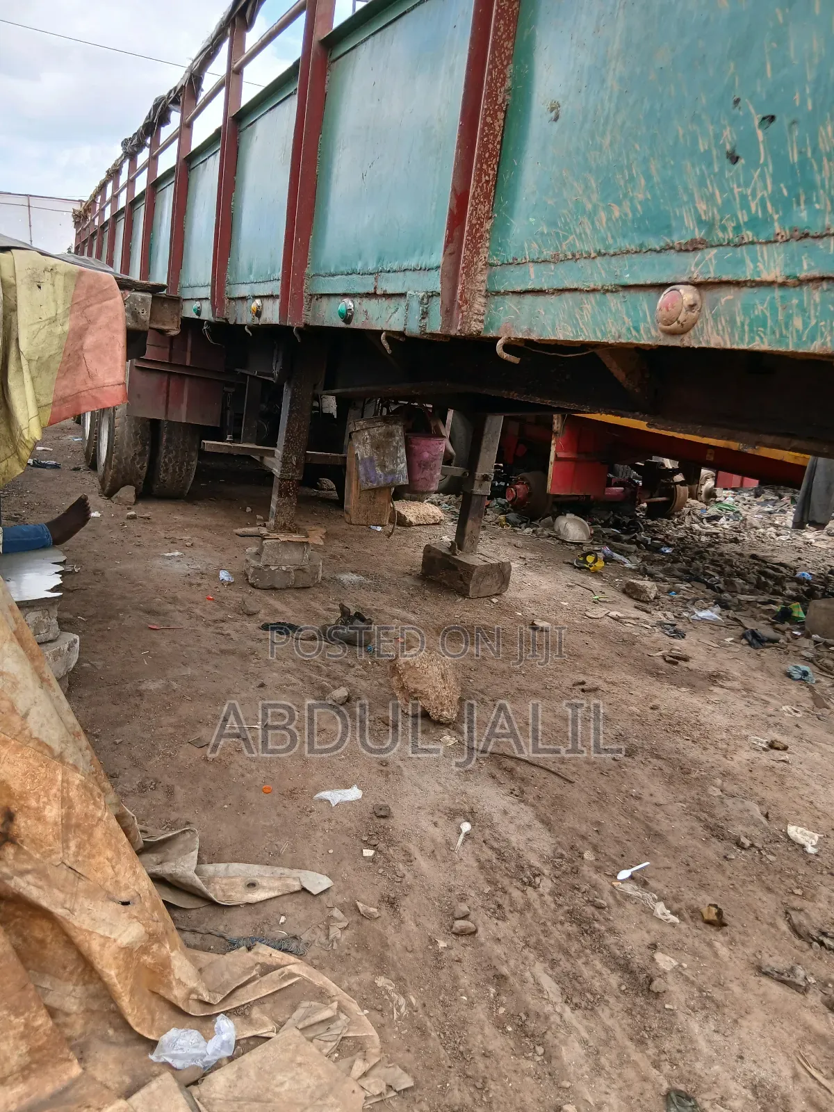 Trailer Truk