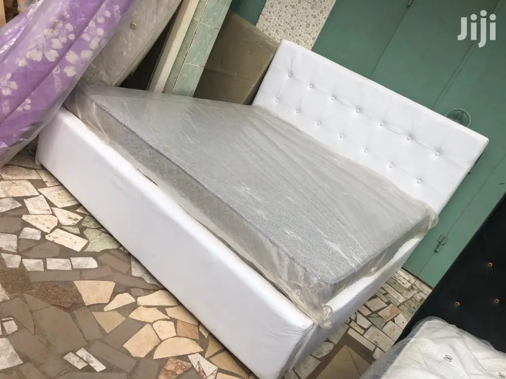 Kingsize Bed With Matress ❤🖤. Free Delivery