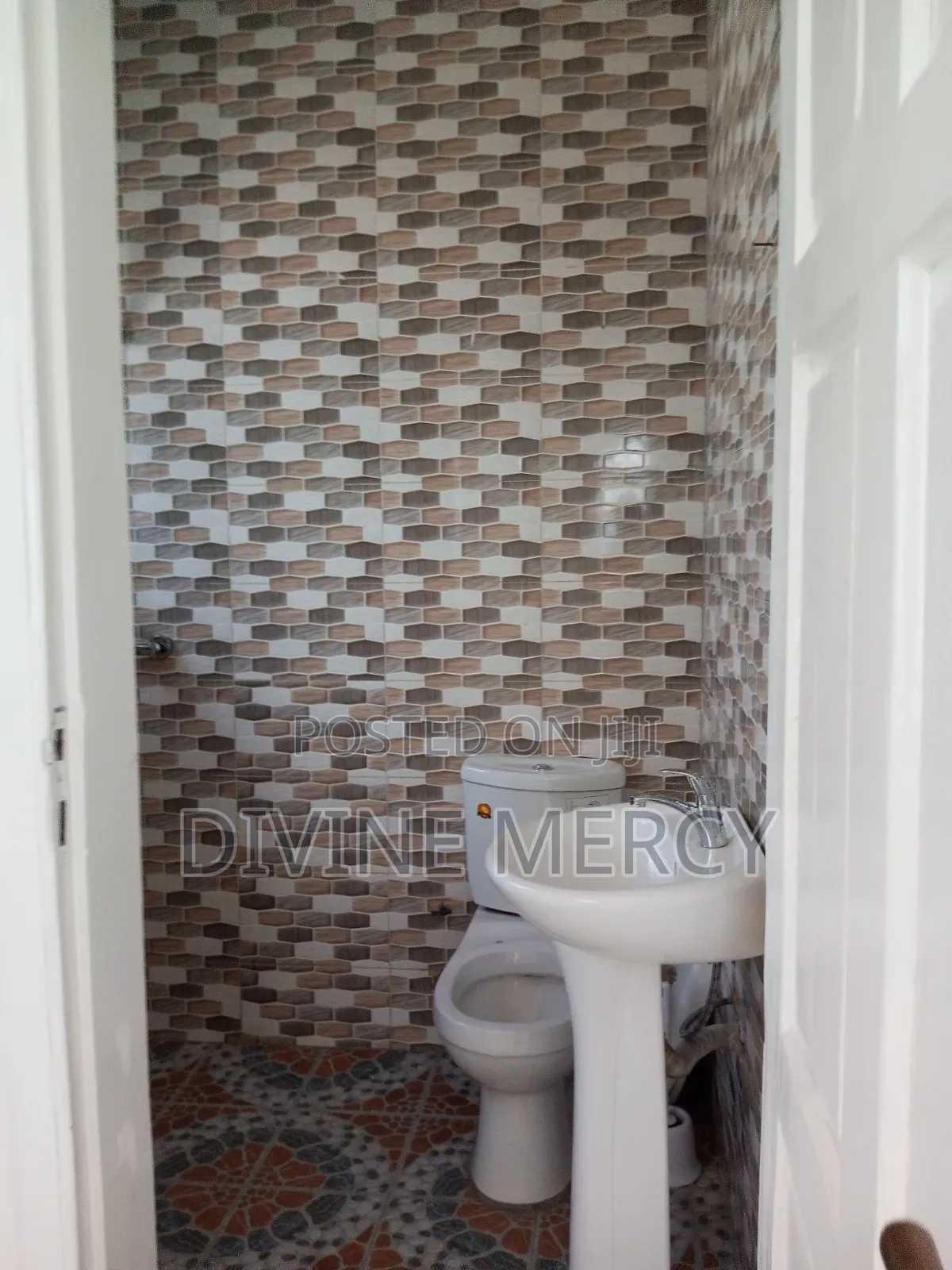 2bdrm Apartment in Tuba Junction, Awutu Senya East Municipal for rent