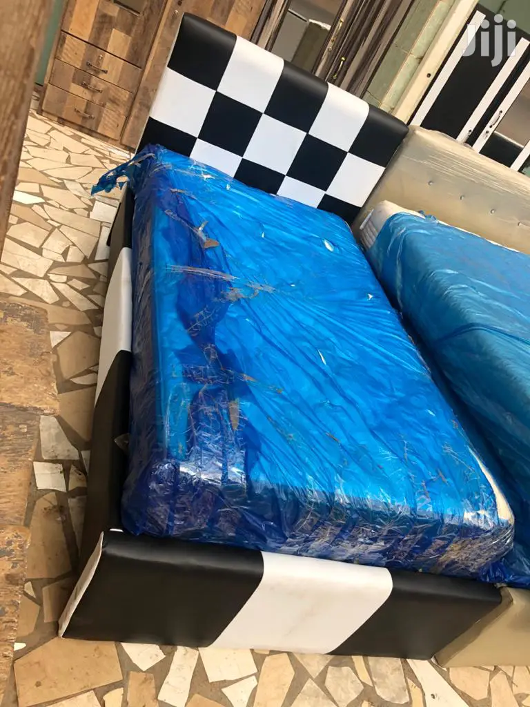 1 1⁄2 Bed Plus Matress❤❤. Free Delivery