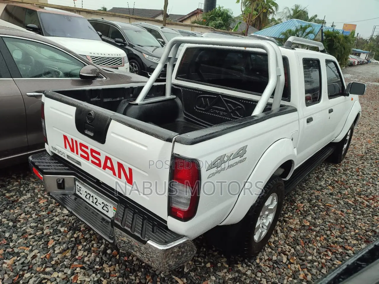 Nissan Hardbody 2014 White