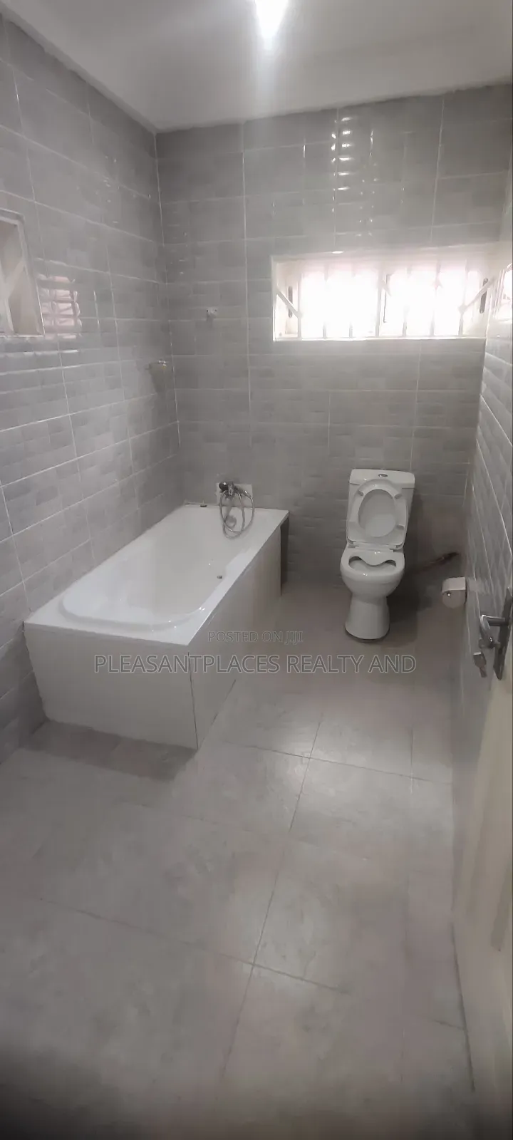 5bdrm House in Pleasantplaces, Ofankor for sale