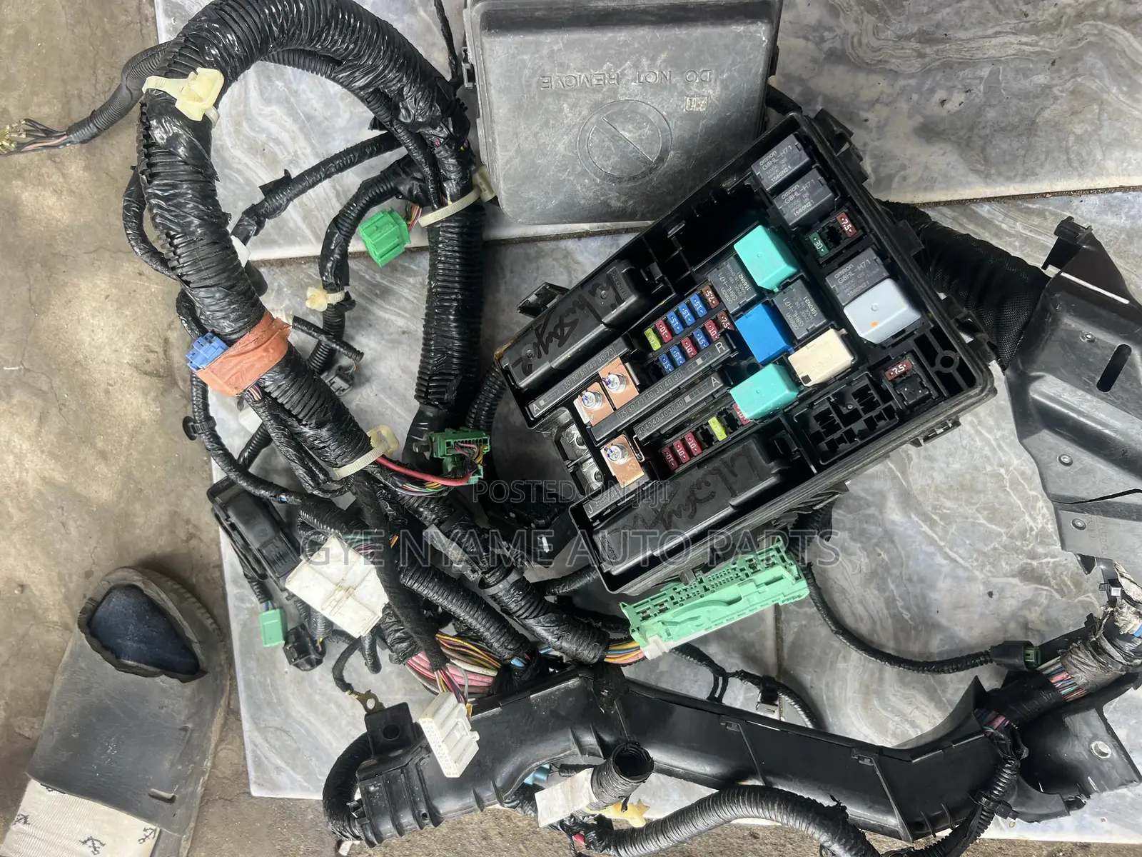 Honda Crv 2017:2022 Model Fuse Box Wires Complete