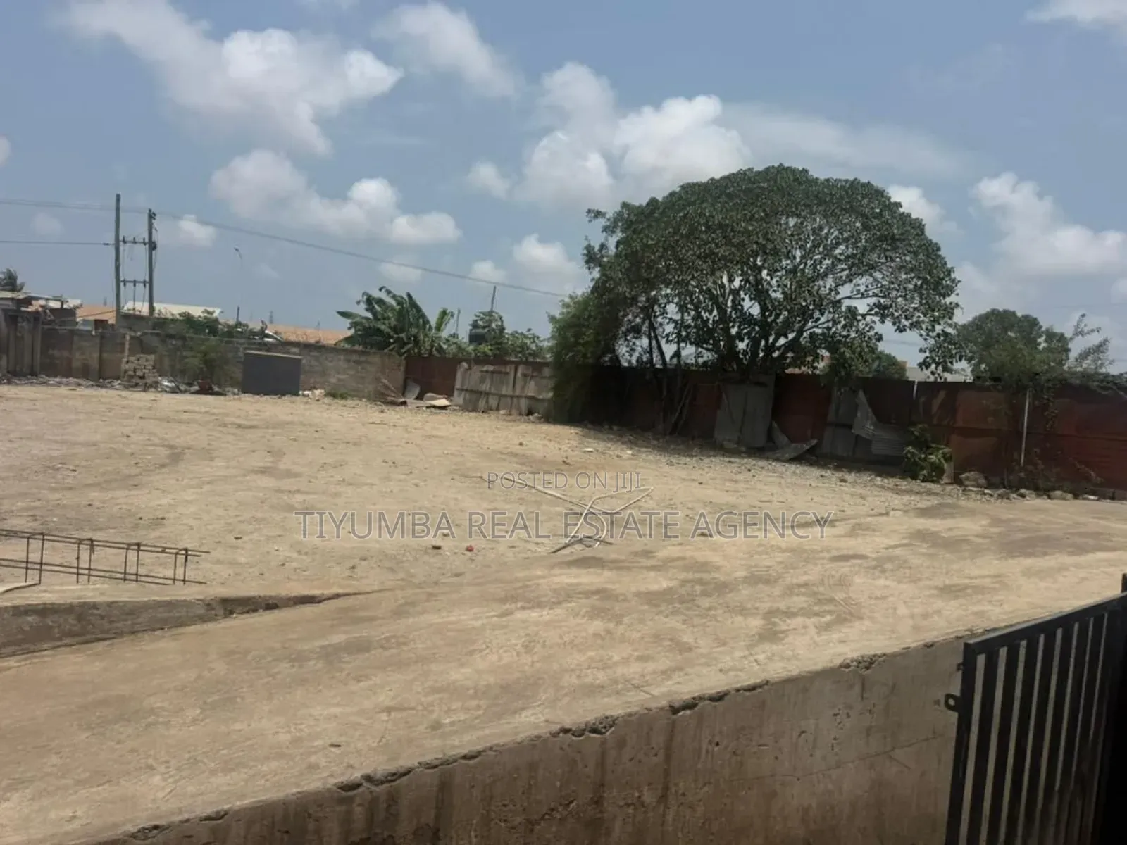 1,300 Warehouse For Rent In