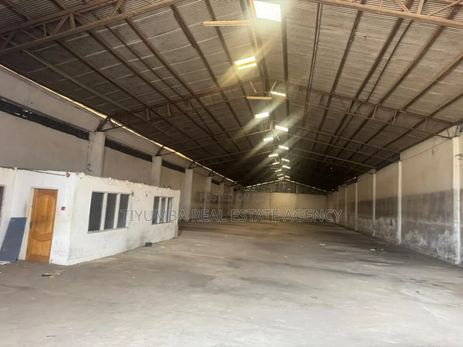 1,300 Warehouse For Rent In