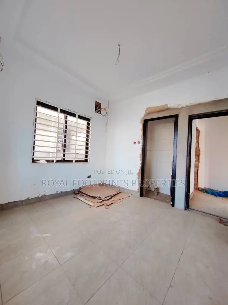 3bdrm House in Luxelooks Properties, Adenta for sale
