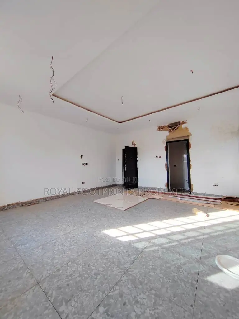 3bdrm House in Luxelooks Properties, Adenta for sale