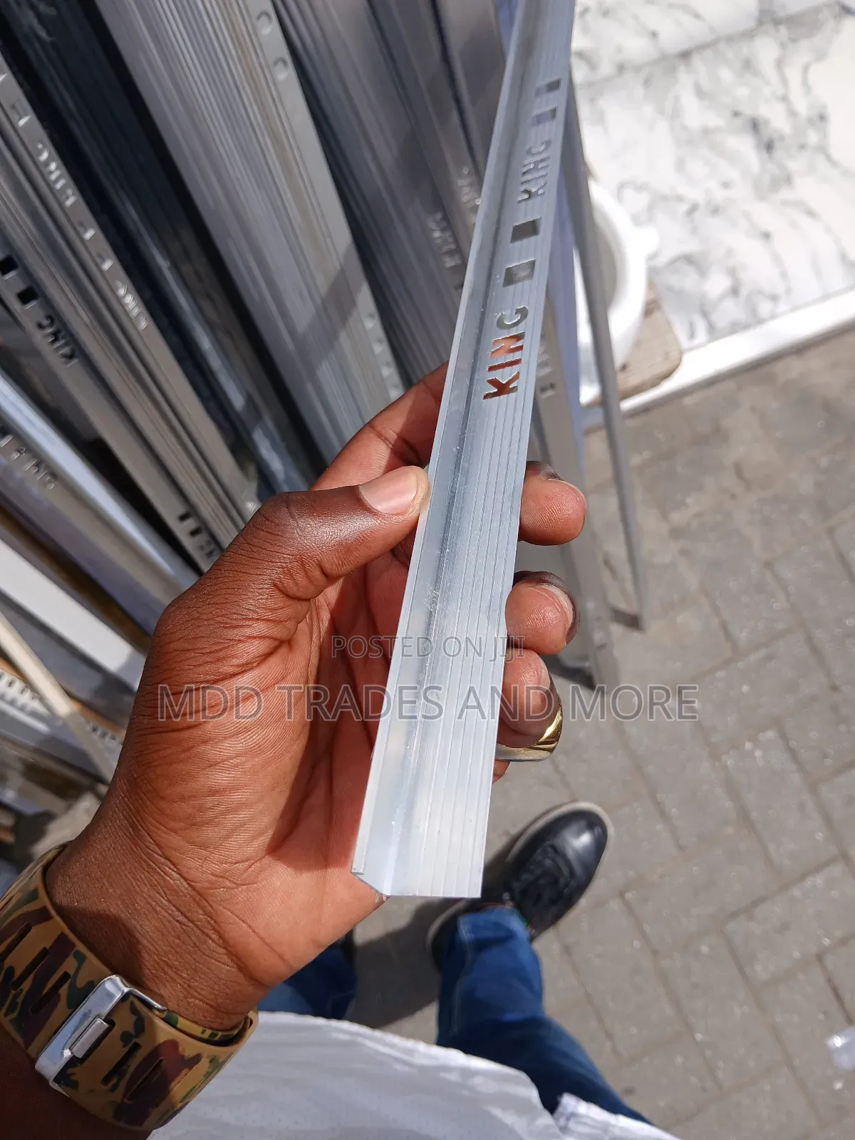 Normal L-metal Strip
