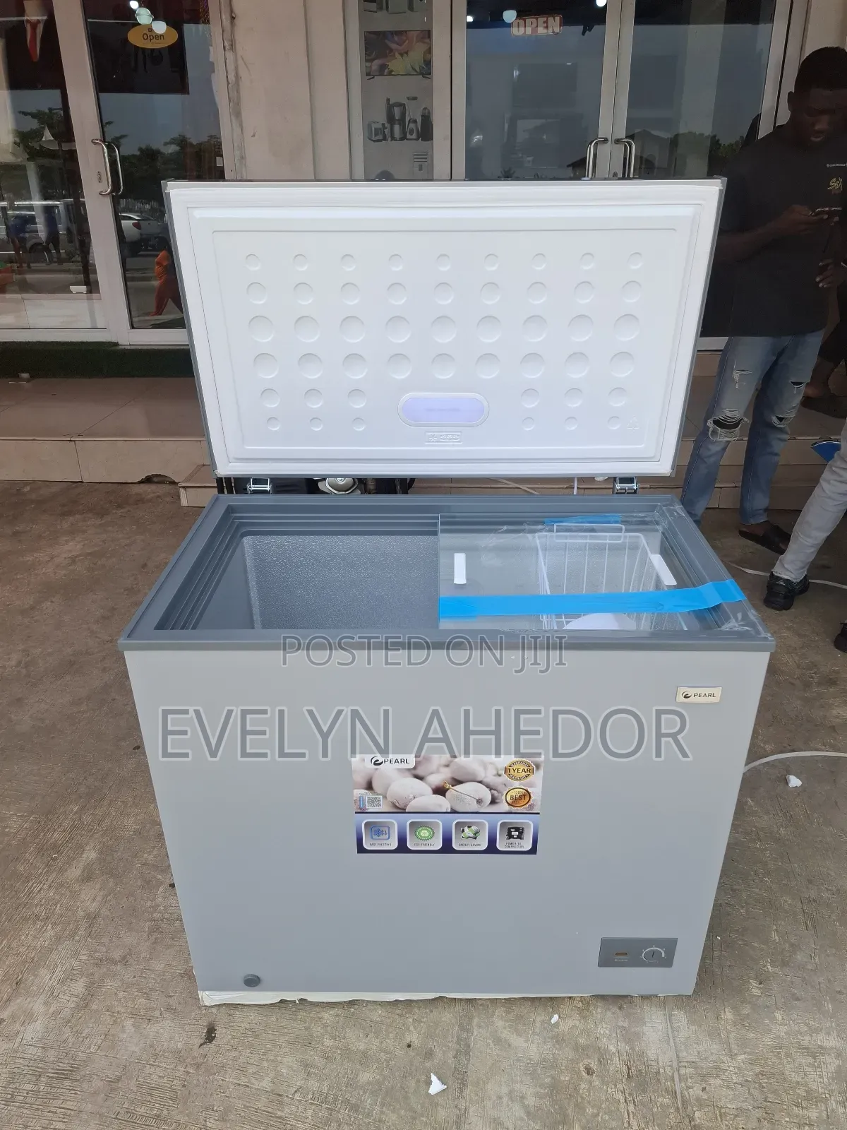 Brand New Pearl Chest Freezer 200litres With Lock and Key Available