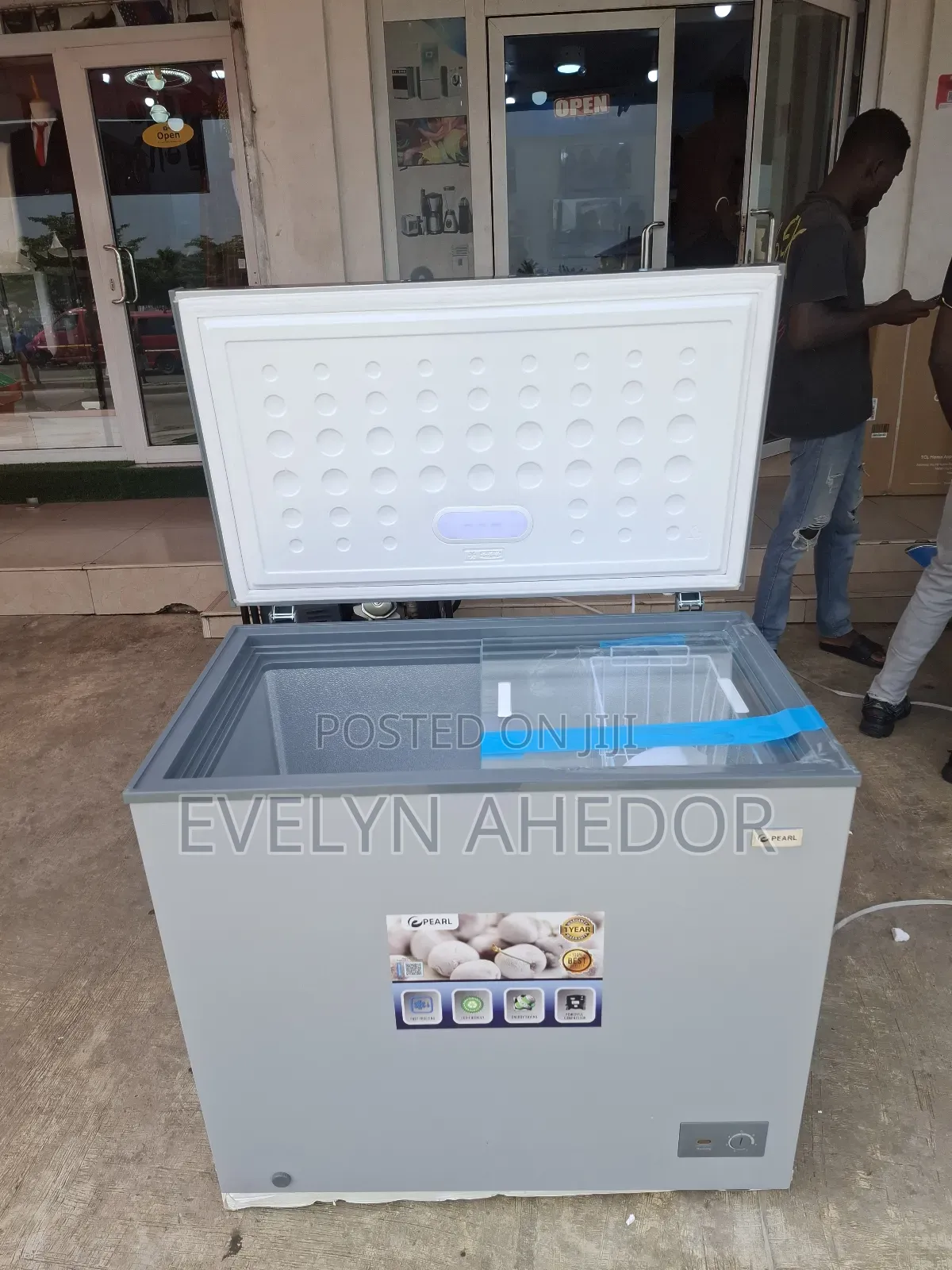 Brand New Pearl Chest Freezer 200litres With Lock and Key Available