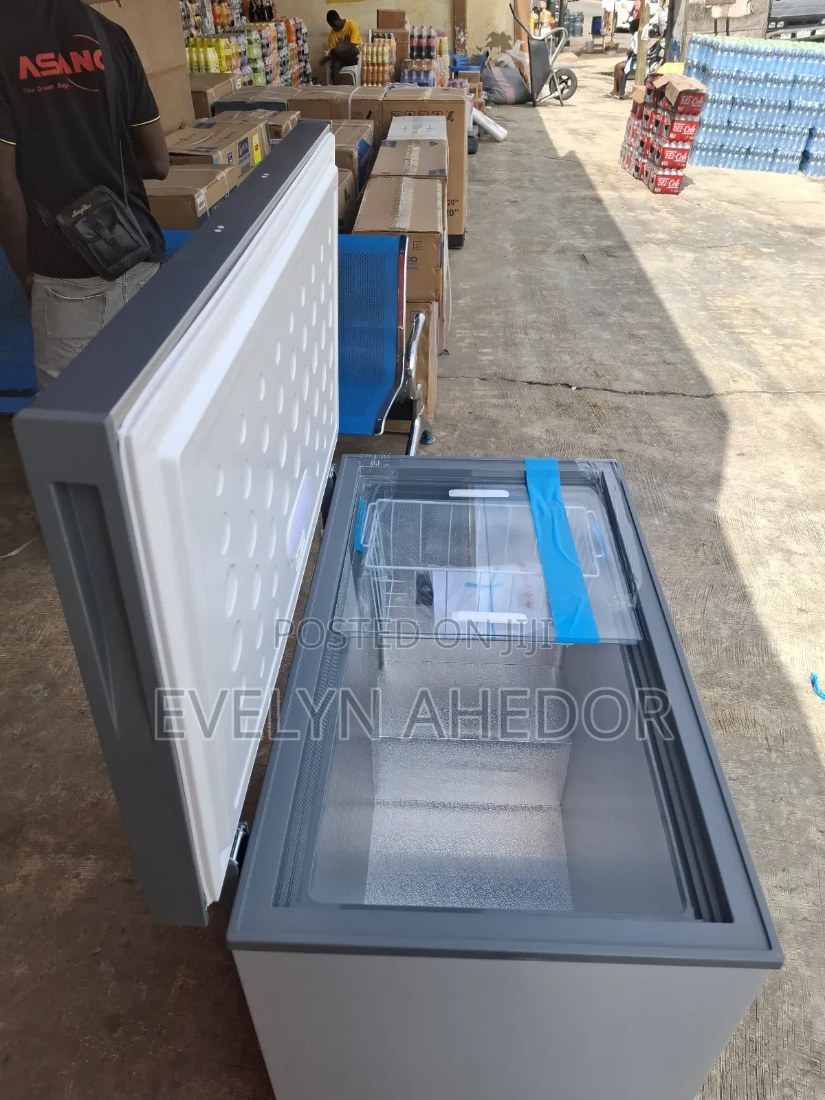 Brand New Pearl Chest Freezer 200litres With Lock and Key Available