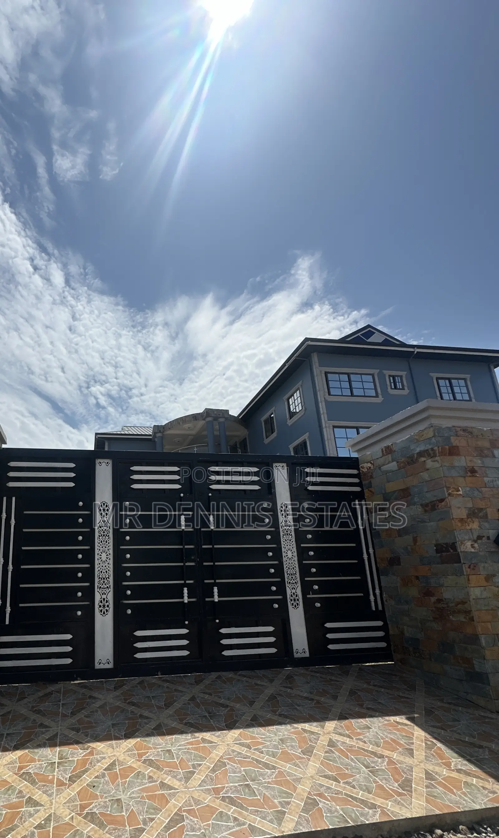 2bdrm Apartment in Westhills Mall Apts for rent