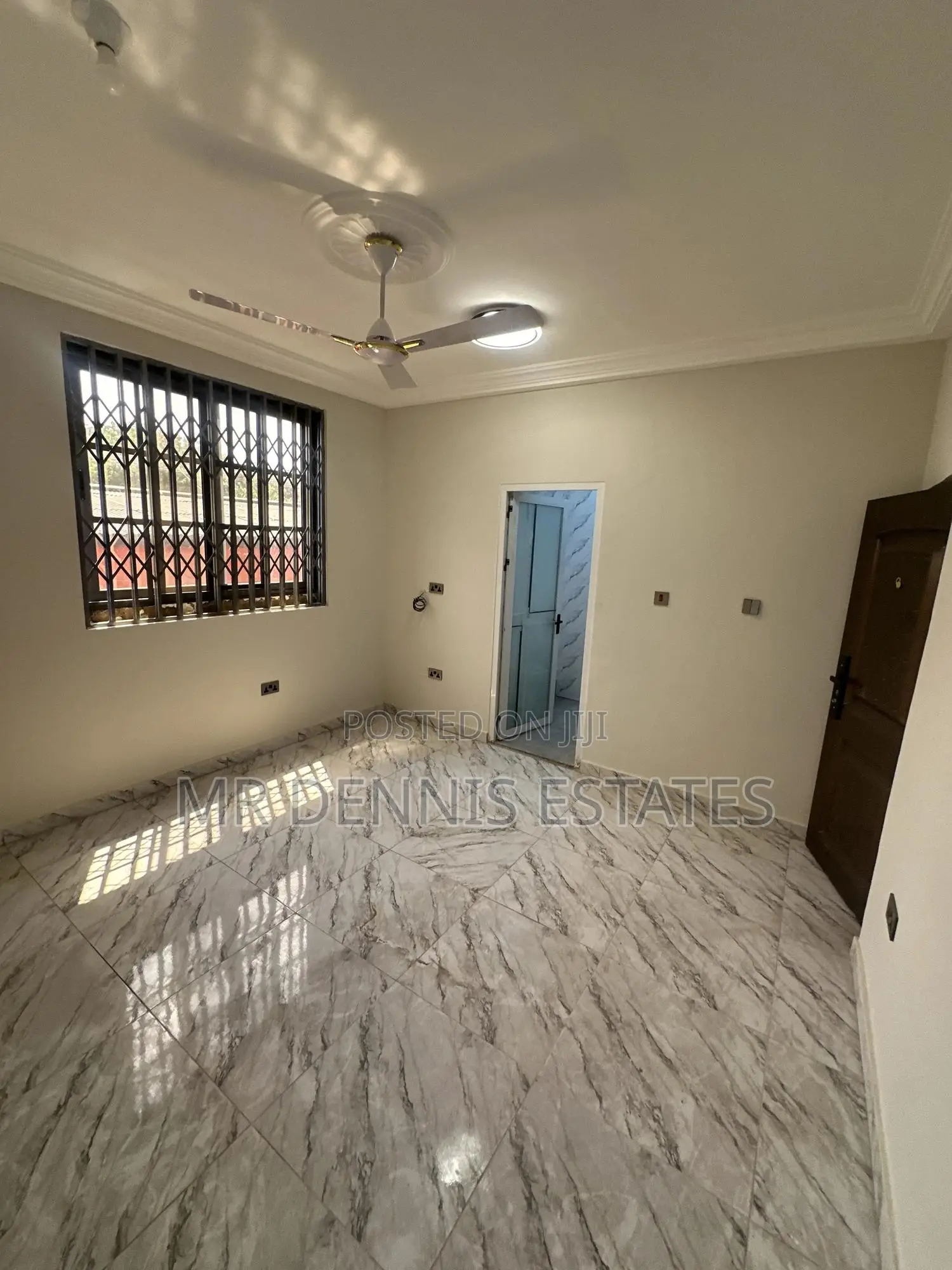 2bdrm Apartment in Westhills Mall Apts for rent