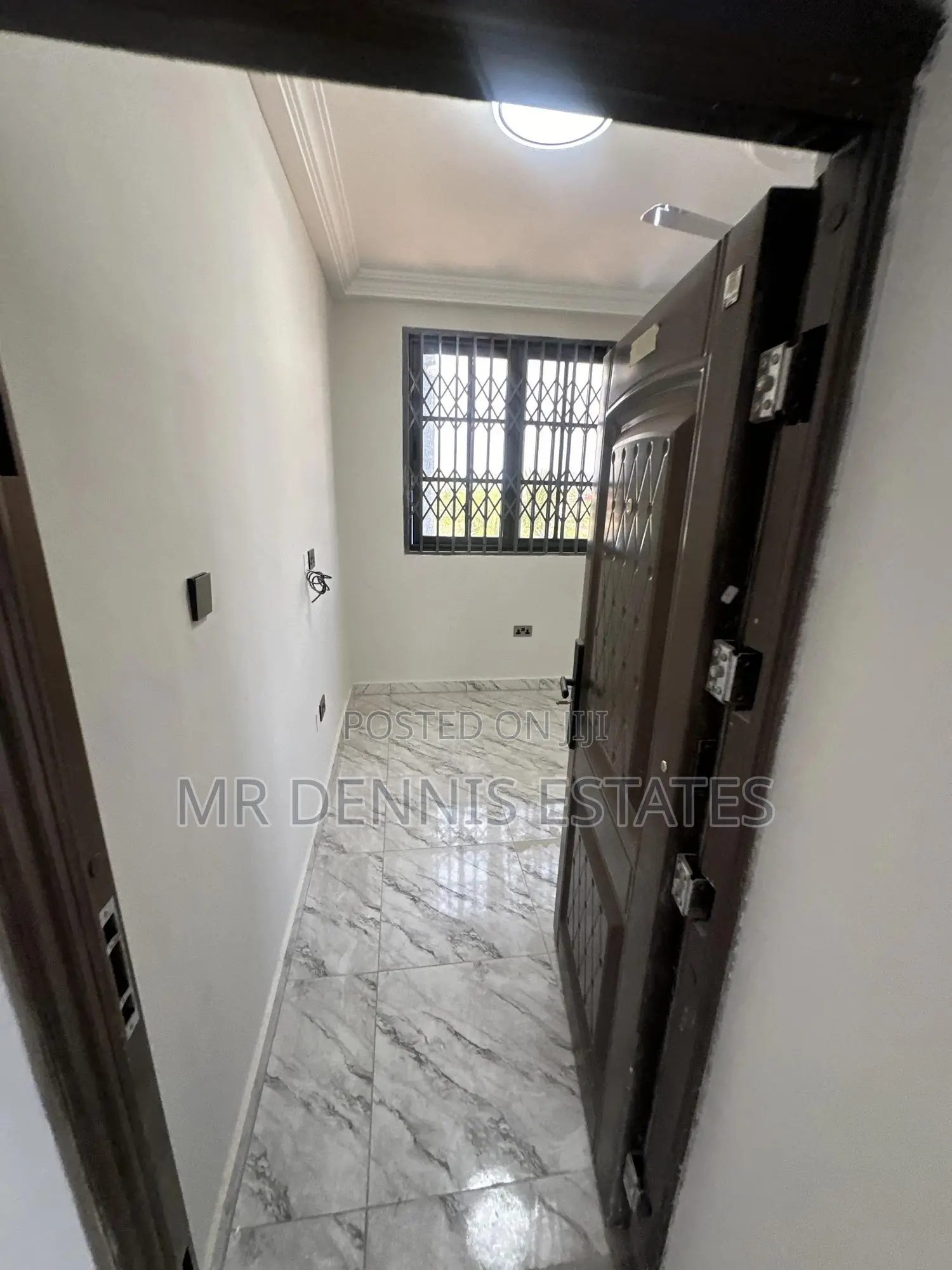 2bdrm Apartment in Westhills Mall Apts for rent
