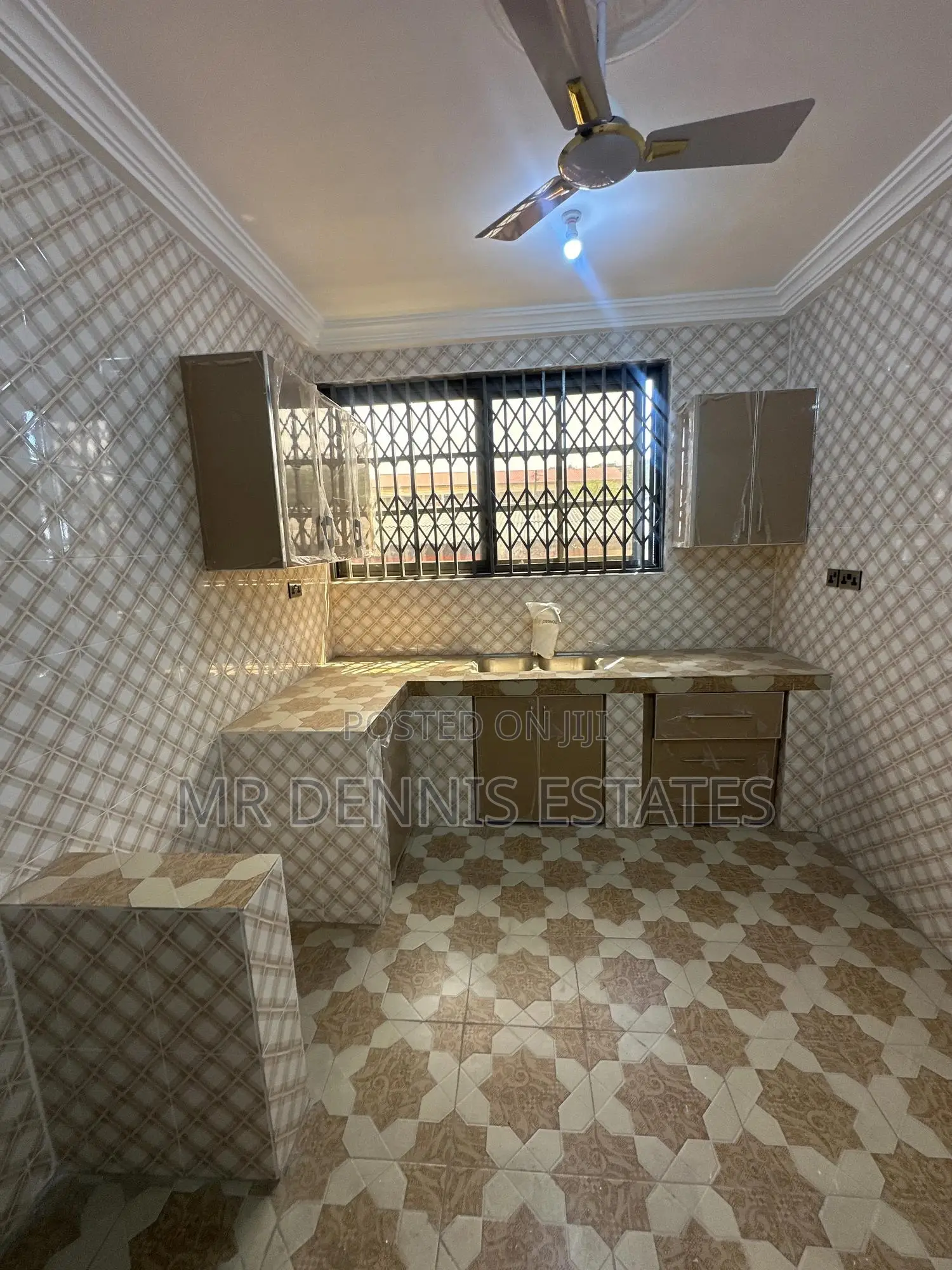 2bdrm Apartment in Westhills Mall Apts for rent