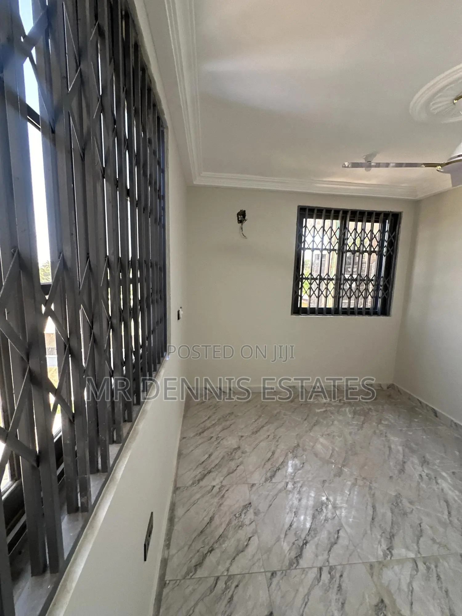 2bdrm Apartment in Westhills Mall Apts for rent