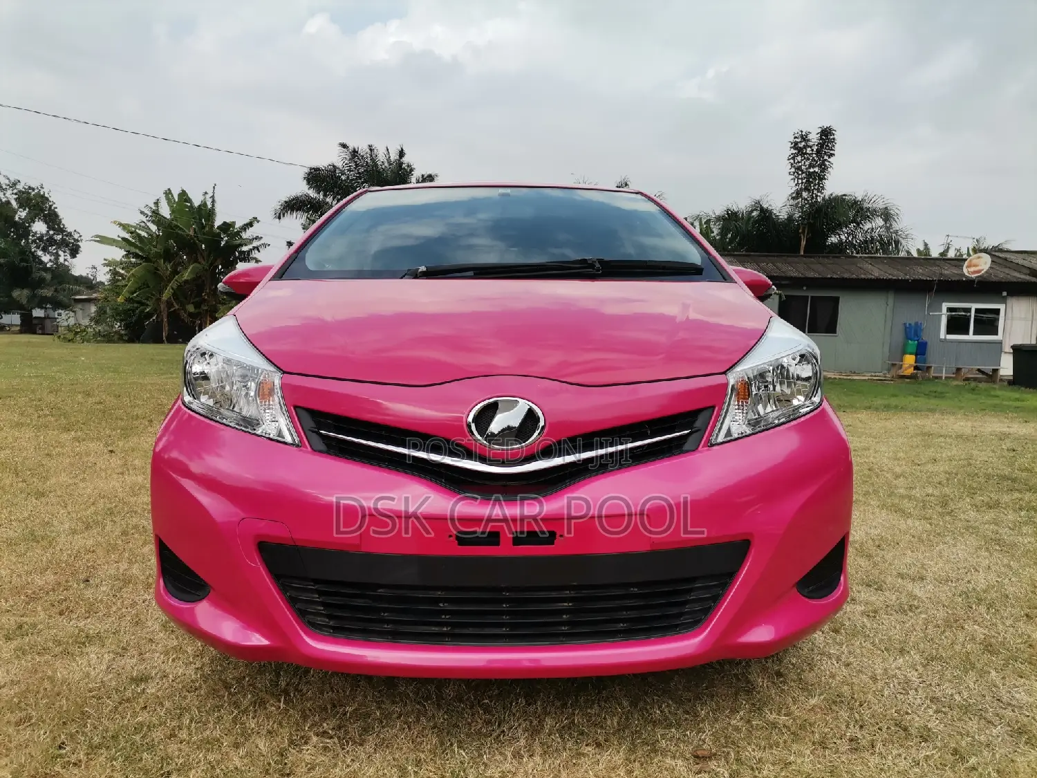 Toyota Vitz 1.3 FWD 5dr 2012 Pink