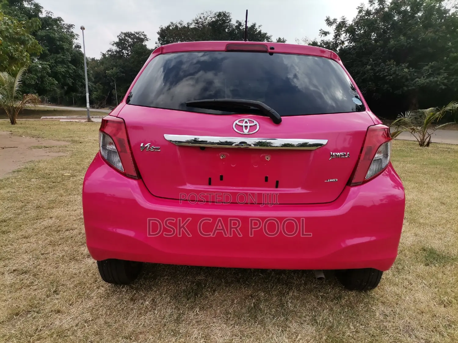 Toyota Vitz 1.3 FWD 5dr 2012 Pink