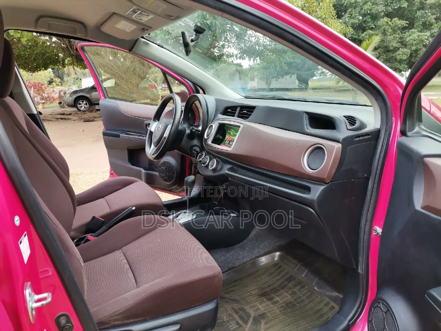 Toyota Vitz 1.3 FWD 5dr 2012 Pink