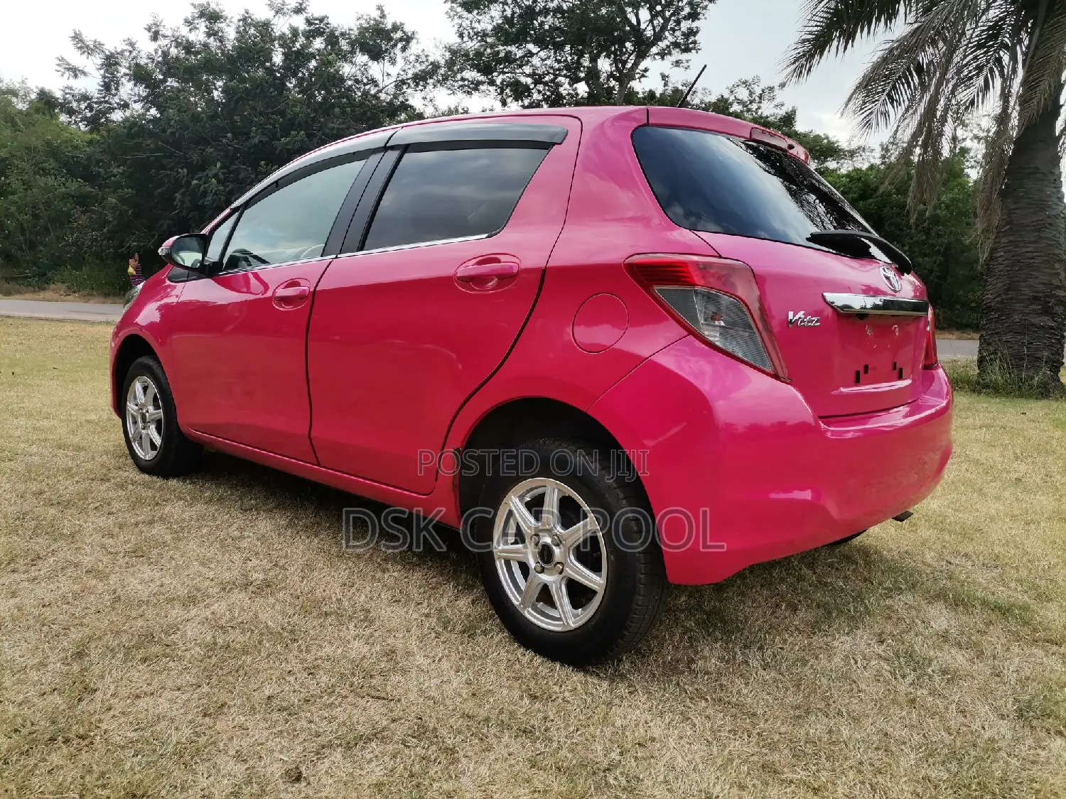 Toyota Vitz 1.3 FWD 5dr 2012 Pink