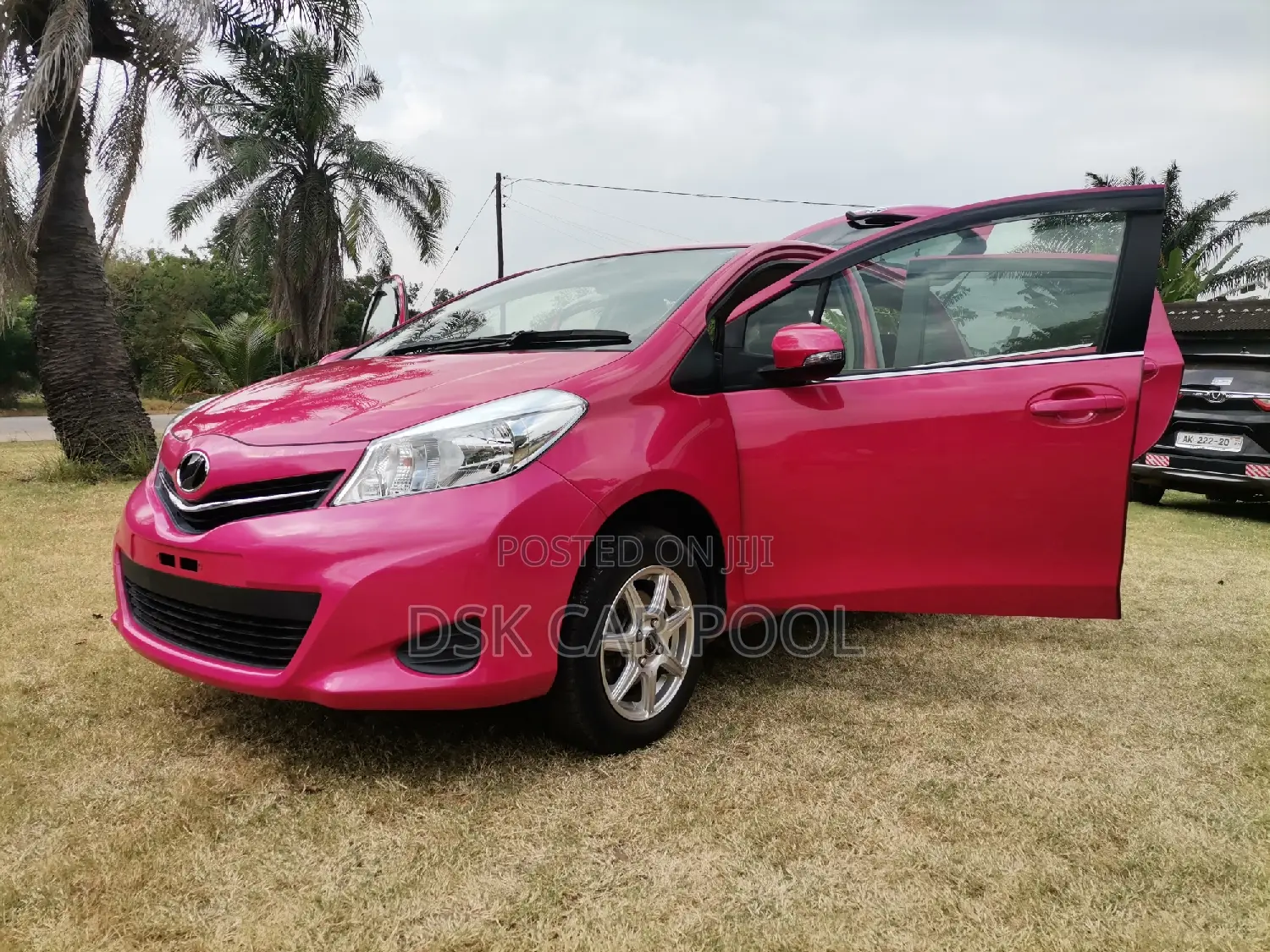 Toyota Vitz 1.3 FWD 5dr 2012 Pink