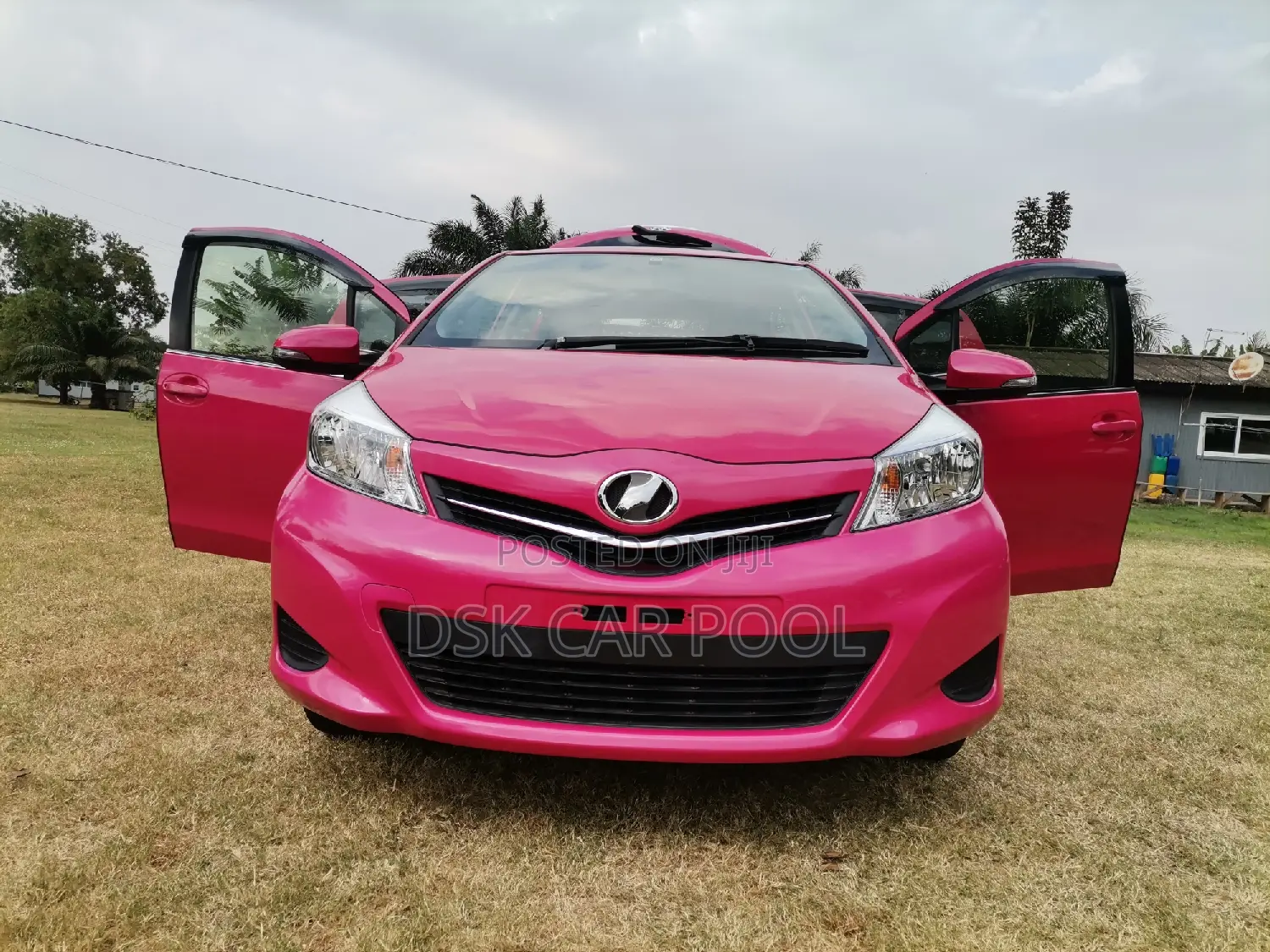 Toyota Vitz 1.3 FWD 5dr 2012 Pink