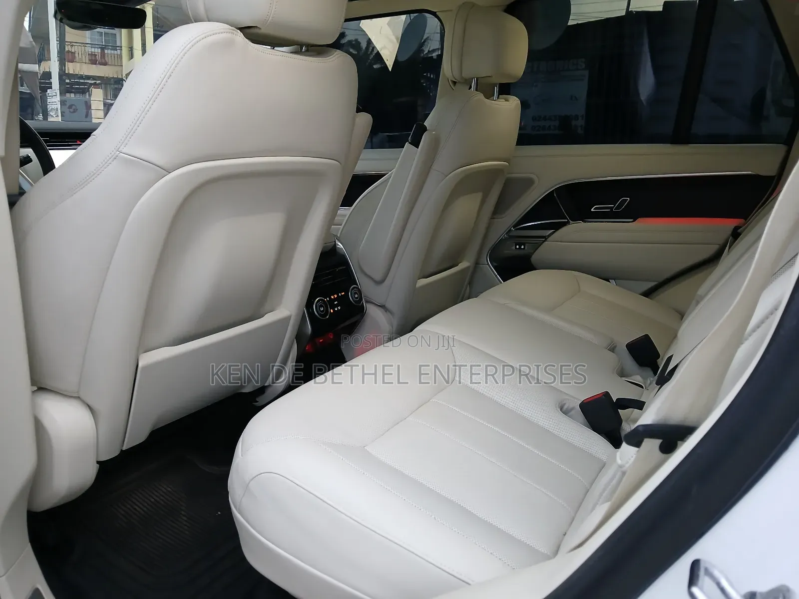 Land Rover Range Rover Evoque Dynamic SE 2024 White