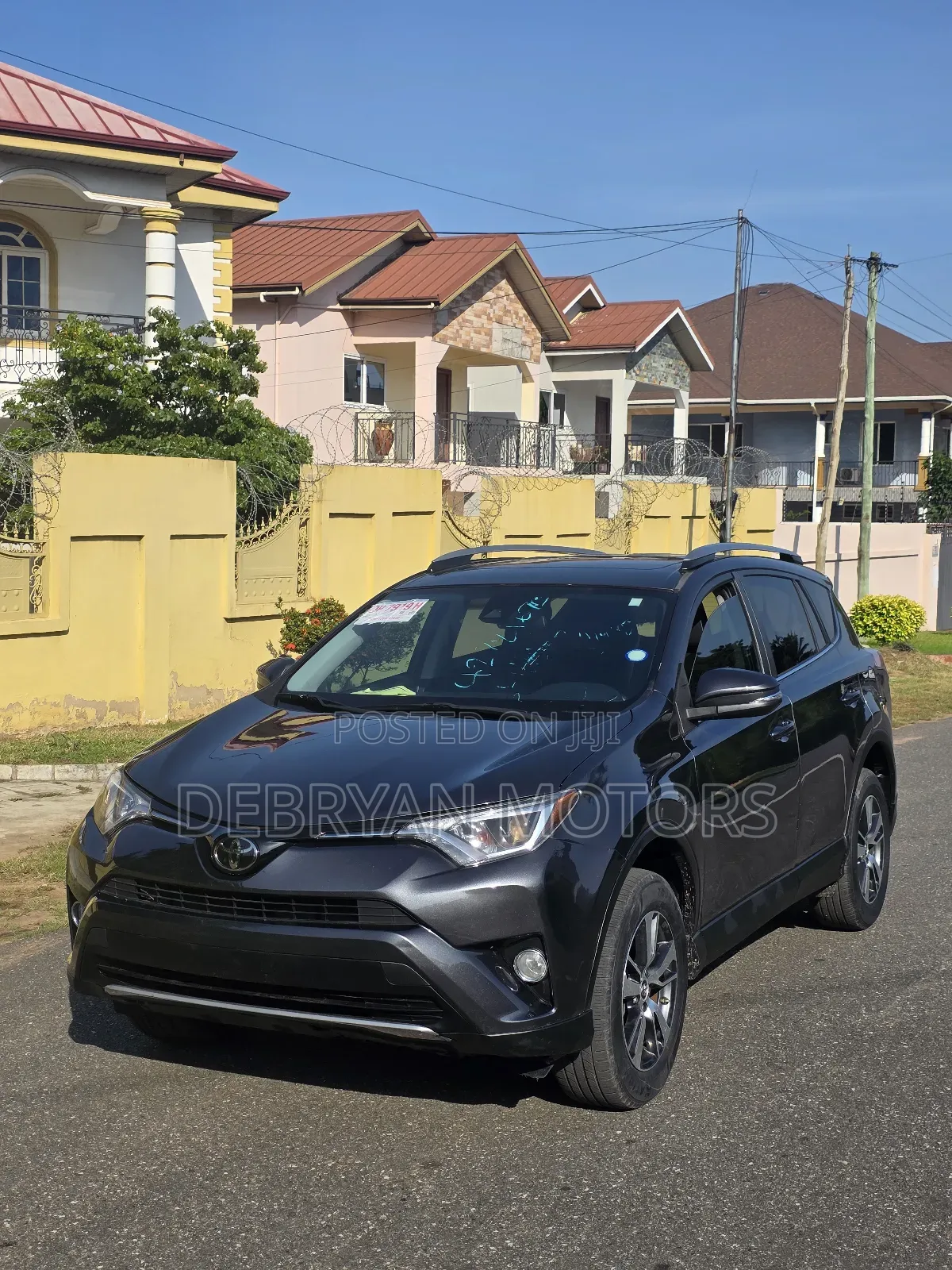 Toyota RAV4 XLE 4dr SUV AWD (2.5L 4cyl 6A) 2018 Gray