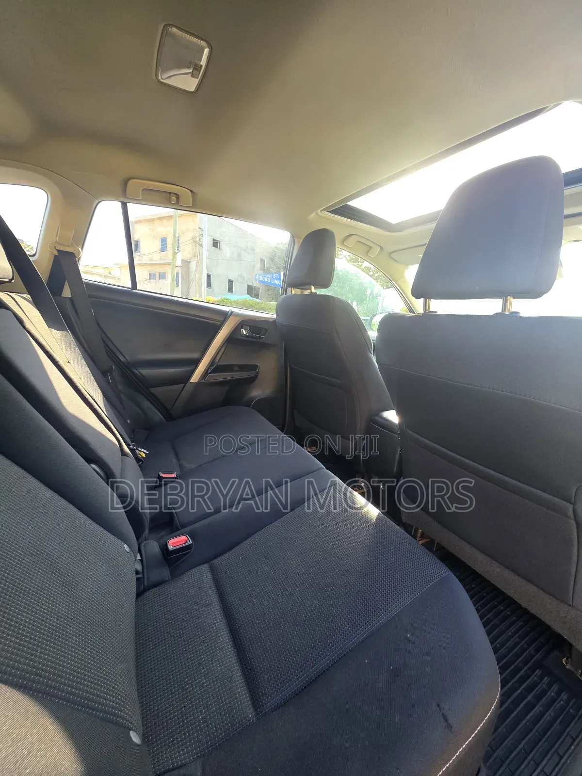 Toyota RAV4 XLE 4dr SUV AWD (2.5L 4cyl 6A) 2018 Gray