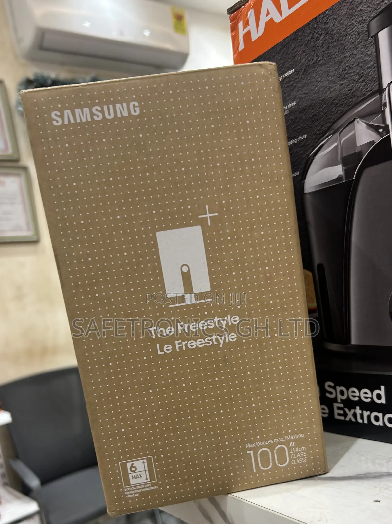 Essential White 30”-100” Samsung Freestyle Projector