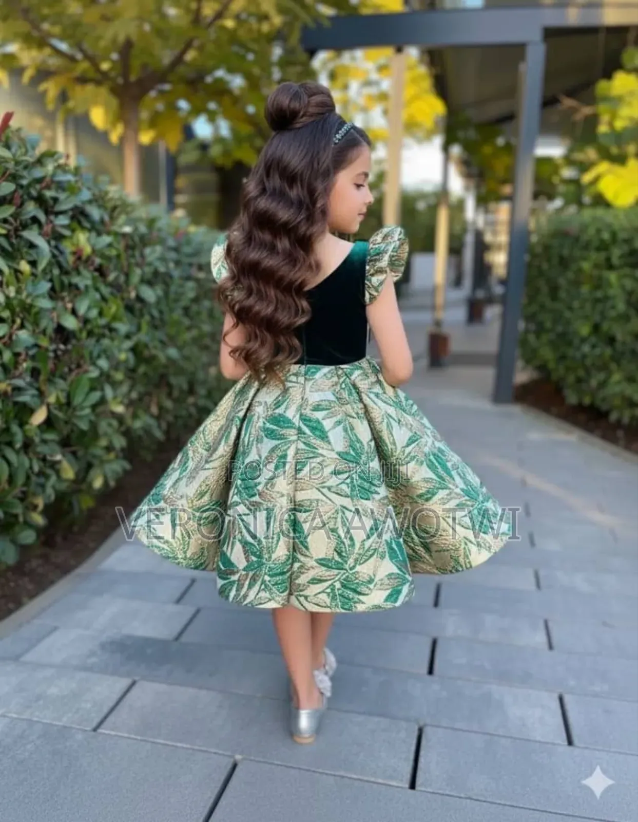 Beautiful Christmas Dress With a Crown