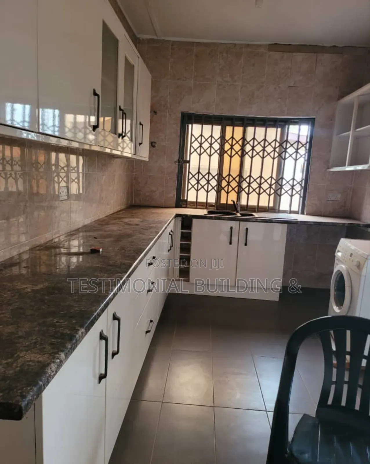 6bdrm House in Testimonial Building, Adenta for sale