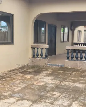 6bdrm House in Testimonial Building, Adenta for sale