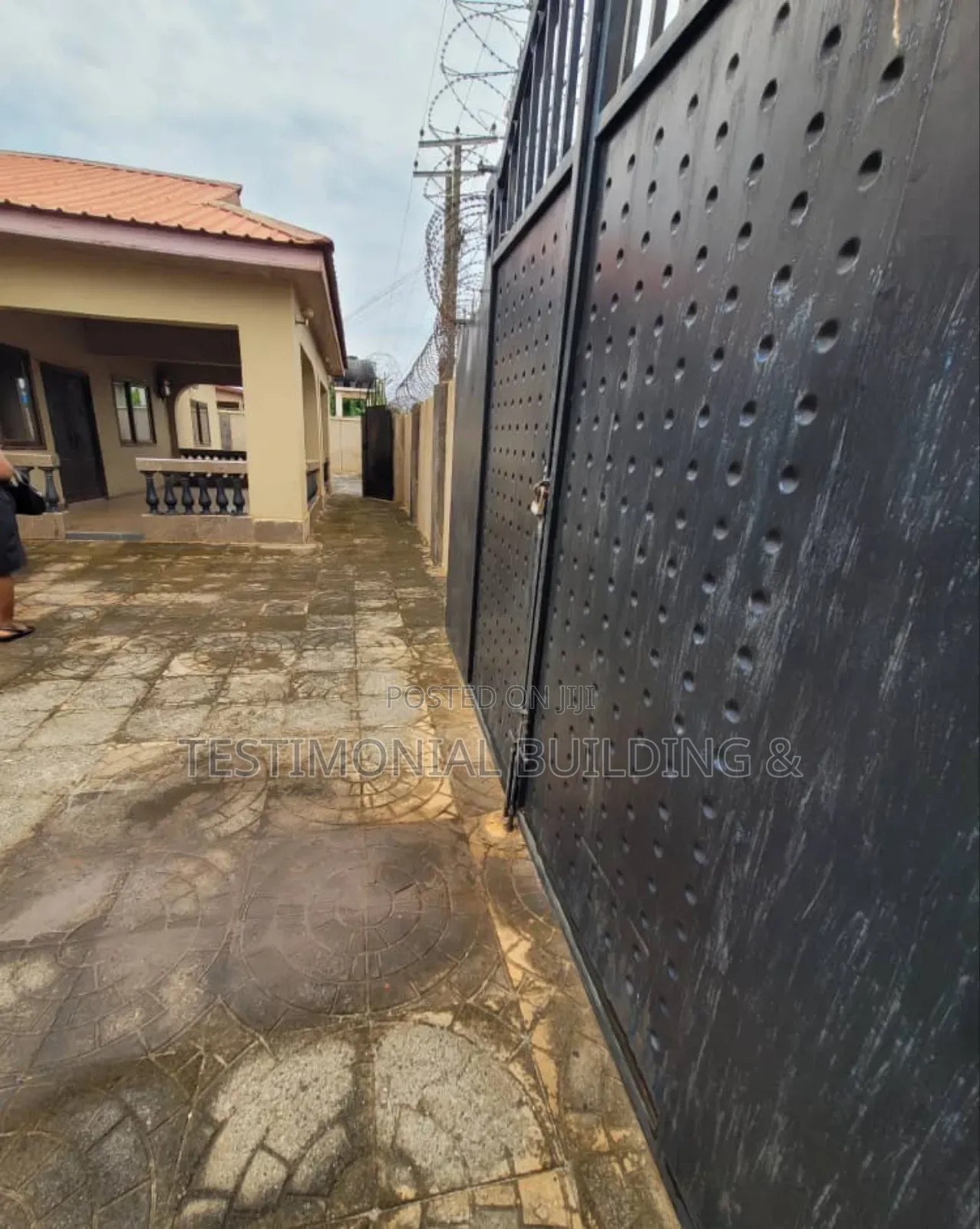 6bdrm House in Testimonial Building, Adenta for sale