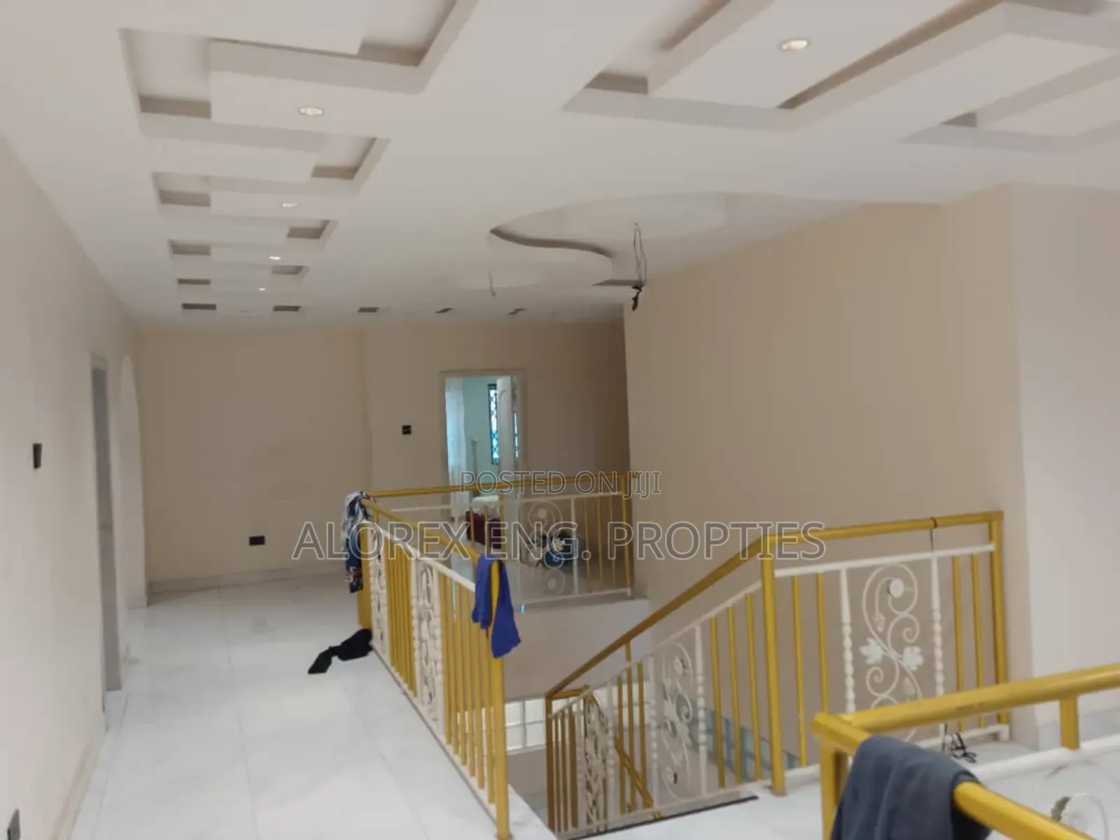 9bdrm House in Self Compound House, Oyibi for sale