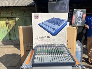 Soundcraft Signature 16 Channel Mixer