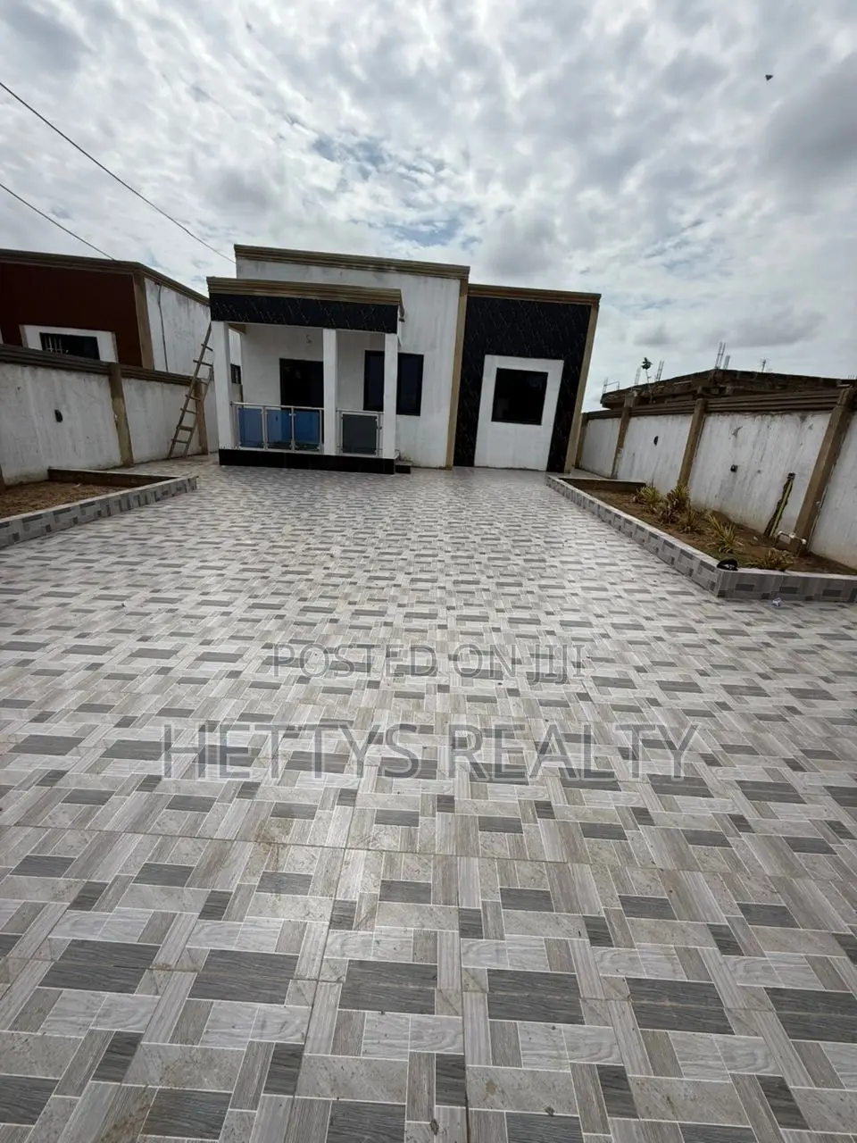 3bdrm House in Kasoa for sale