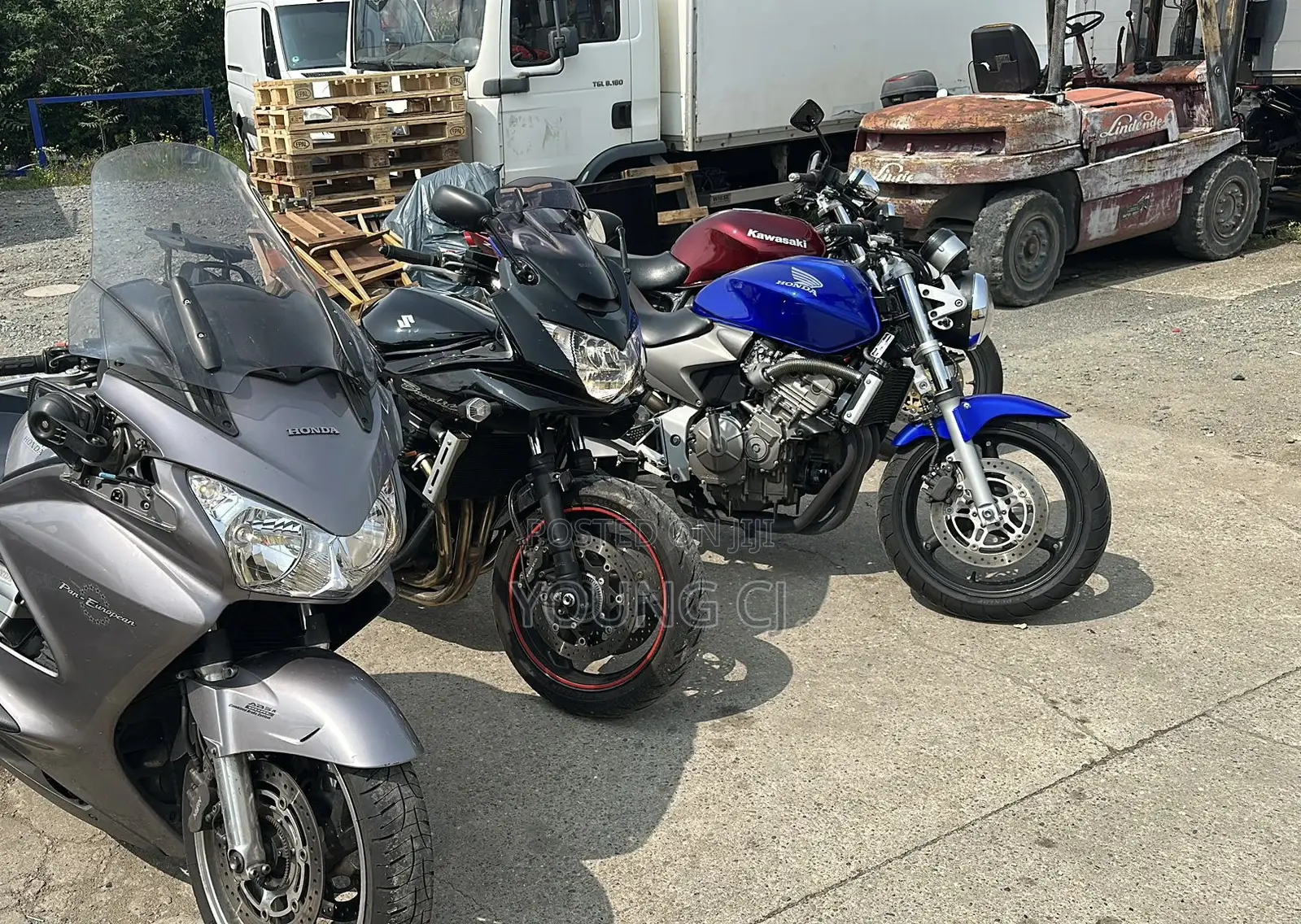 Honda Hornet 2019 Blue