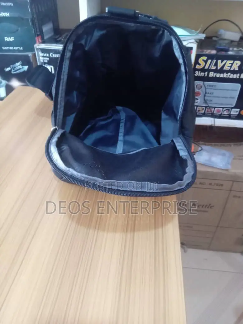 Men Women Gym Travel Bag for Carrying Clothes Shoes