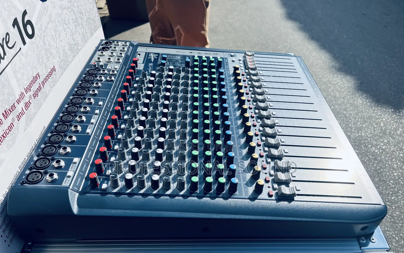 Soundcraft Signature 16 Channel