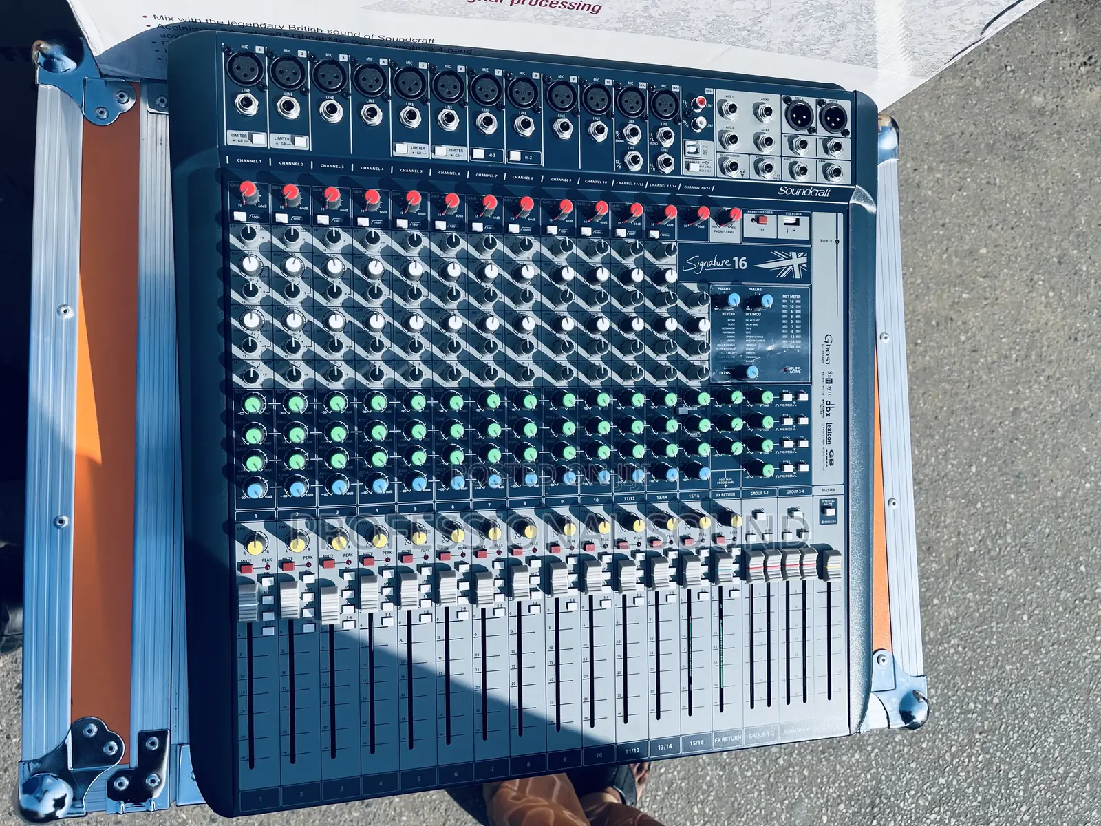 Soundcraft Signature 16 Channel