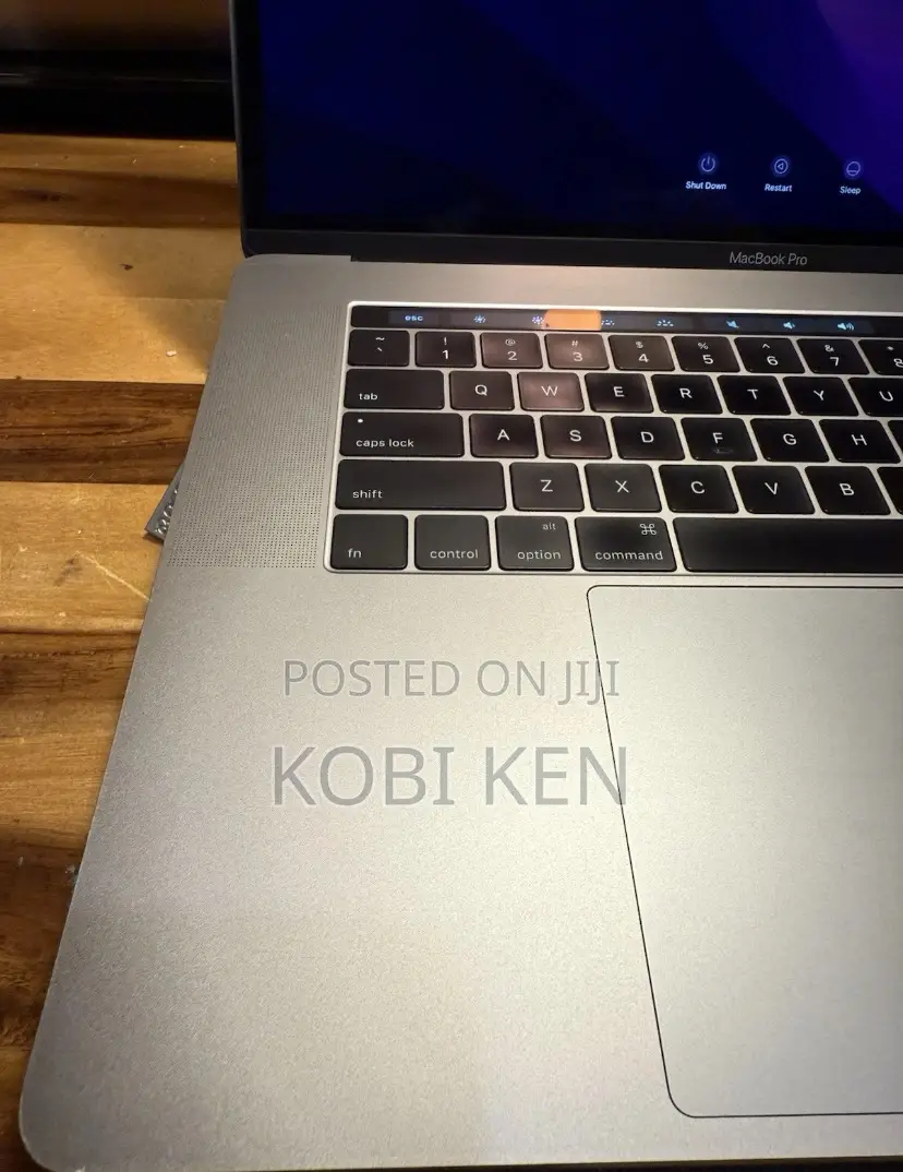 Laptop Apple MacBook Pro 2016 16GB Intel Core i7 SSD 512GB