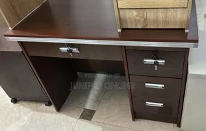 Office Desk Vear Arunu