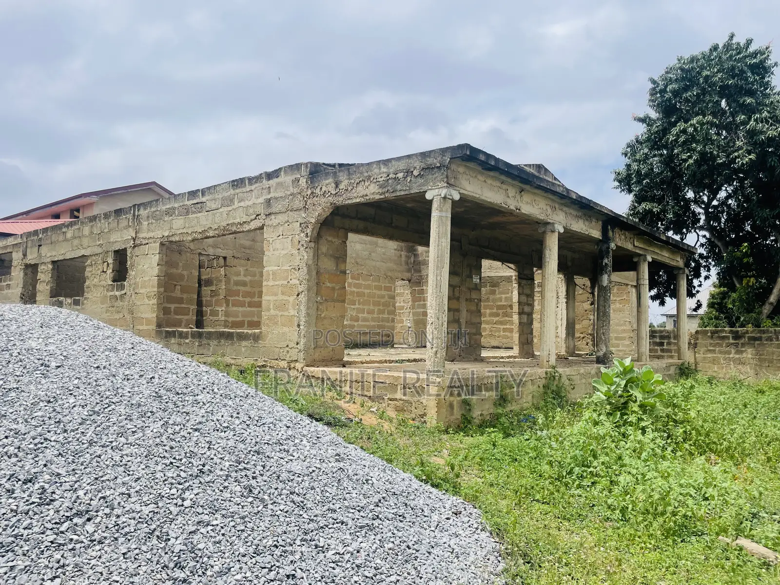 Uncompleted 3 Bedroom House For Sale @ Kasoa.
