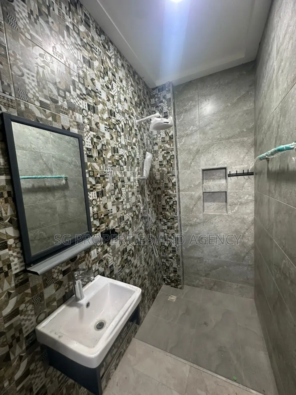 2bdrm Apartment in Manet,Spintex for rent