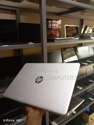 Laptop HP 15-dy1032wm 8GB Intel Core i3 SSD 256GB